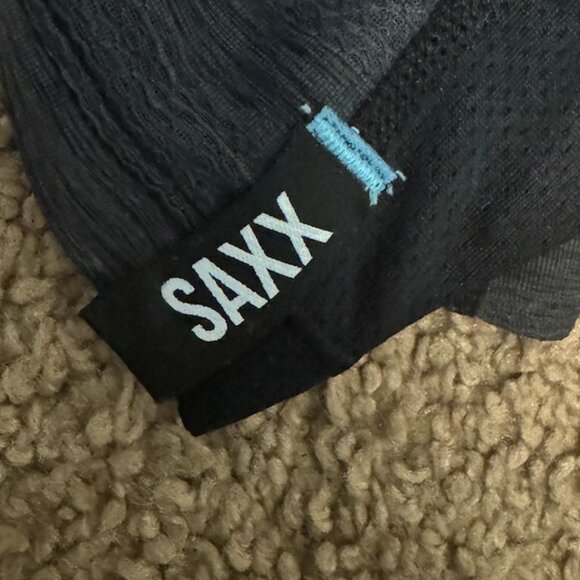 Saxx Shirt Mens SM Gray Striped Hot Shot Drop Temp Tech Performance Stretch Tee - Picture 2 of 4